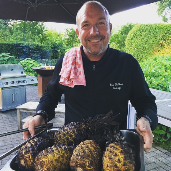 Ananas met muntmarinade en sabayon van Oude Kriek